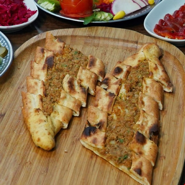 Kıymalı Pide
